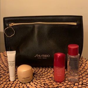 SHISEIDO Pouch with mini traveling size products